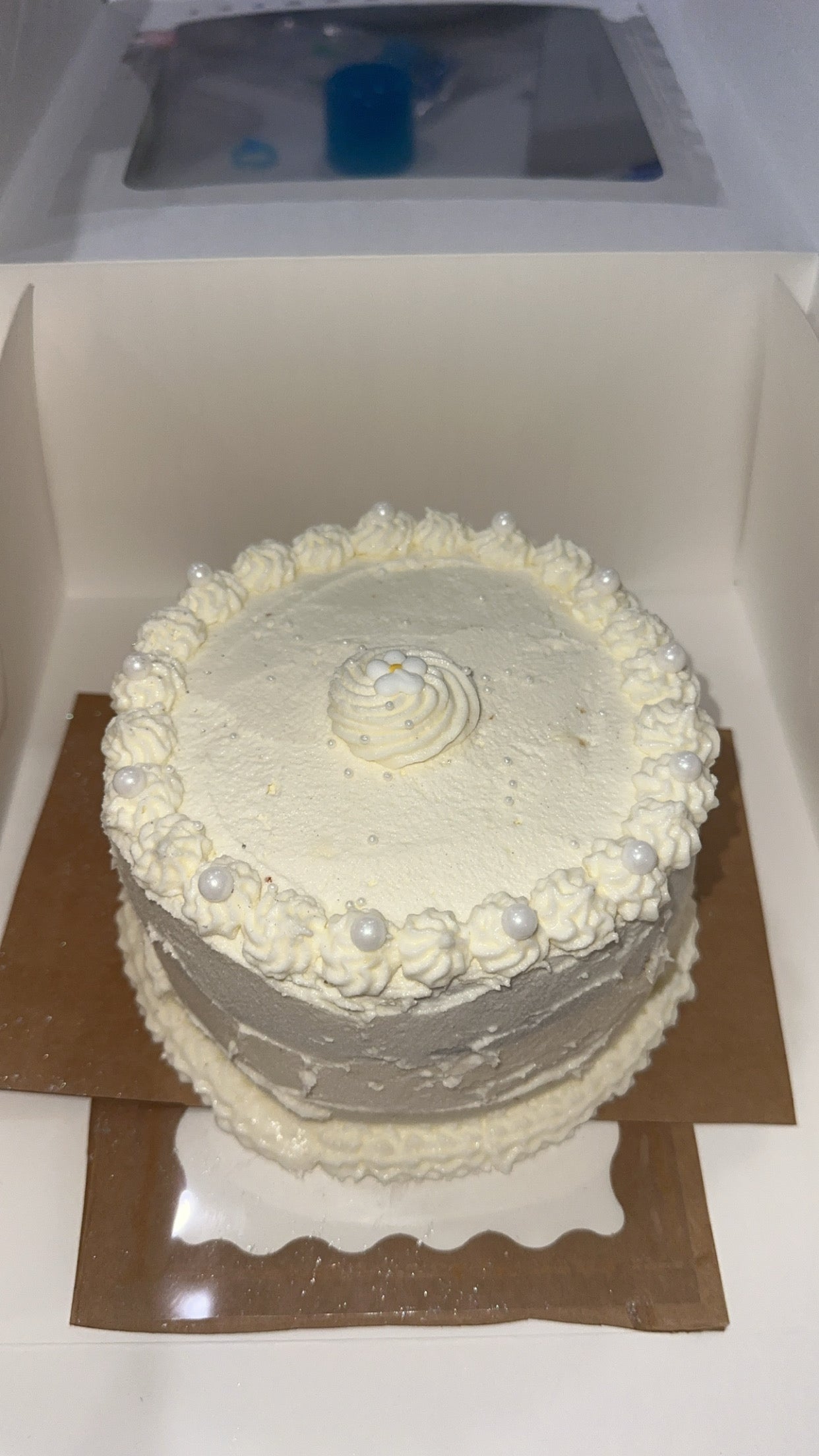 6” Celebration Cake (Serves 8–10)